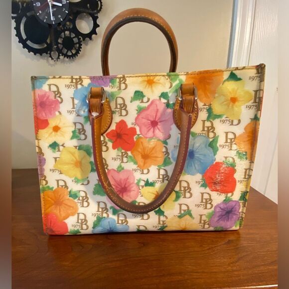 Vintage Dooney and Bourke Hibiscus Shoulder Bag & Wallet Set - Picture 9 of 15